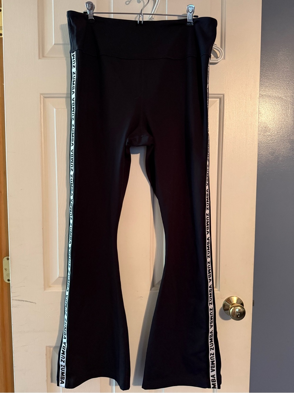 Zumba Black Side-Strip Flare Leggings
